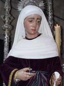 La otra Maria lleva unas tijeras 